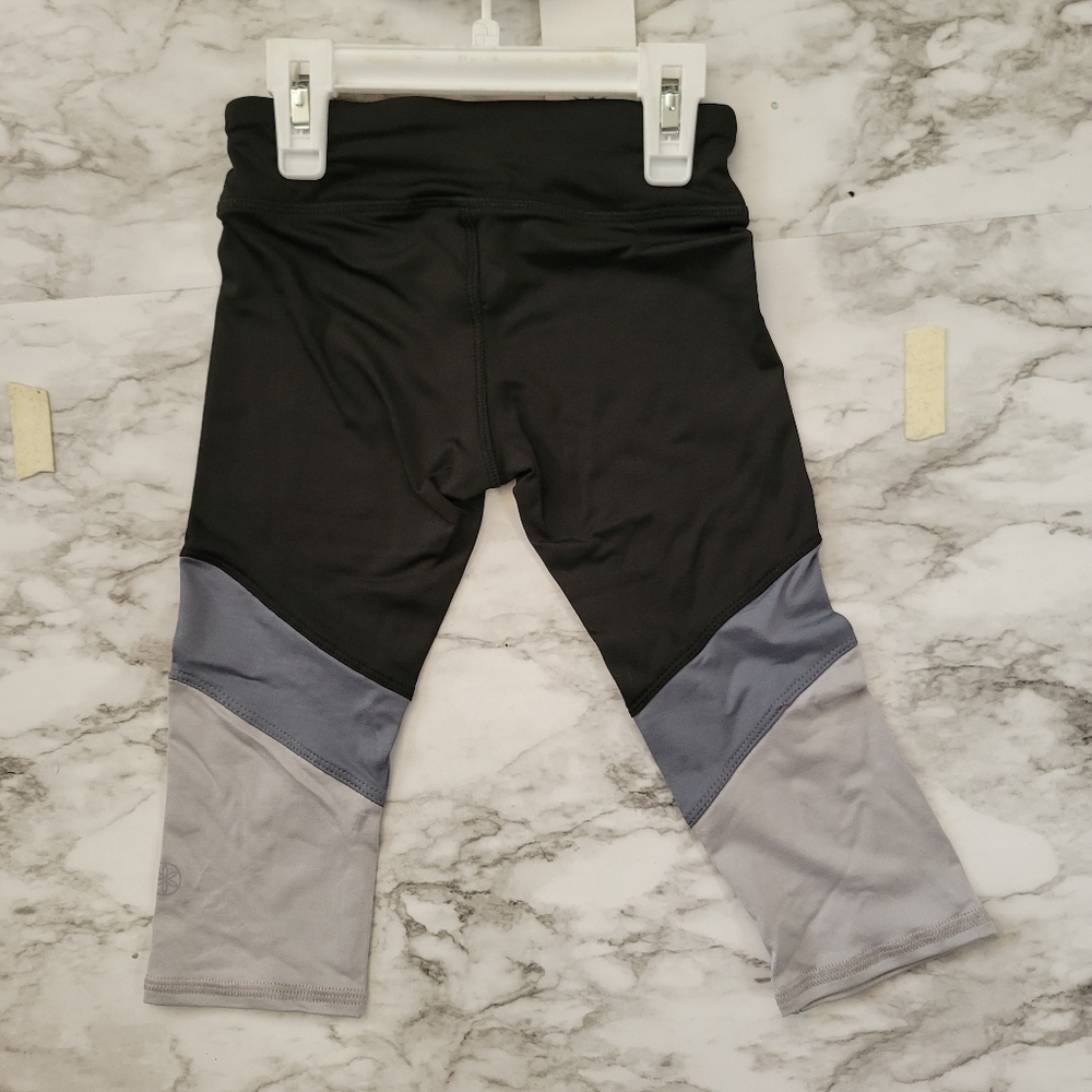 GAIAM Girls Yoga Outfit 2 piece Set - Picture 2 of 6